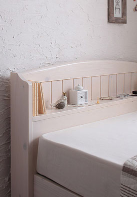 カントリー調ベッド